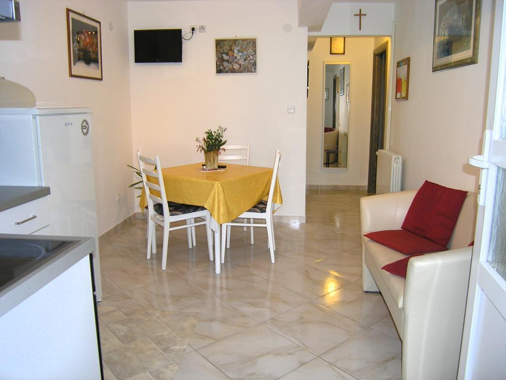 Apartment Martina Krk Town Exterior foto